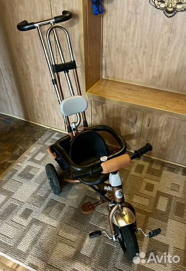 Детский велосипед с ручкой