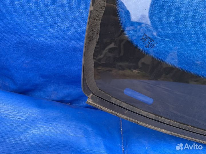 Стекло лобовое ветровое Touareg NF / FL