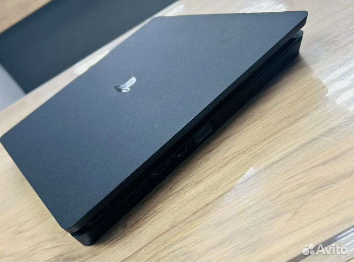 Sony PlayStation 4 Slim 1TB Black (CUH-2116B)