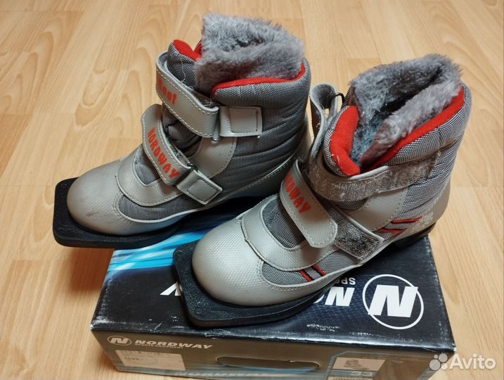 Лыжи беговые детские 140 с ботинками