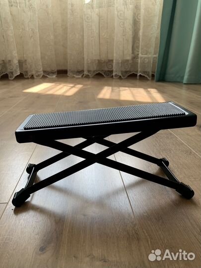 Подставка для ноги гитариста