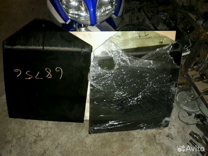 Рендж ровер вог стекло заднее левое