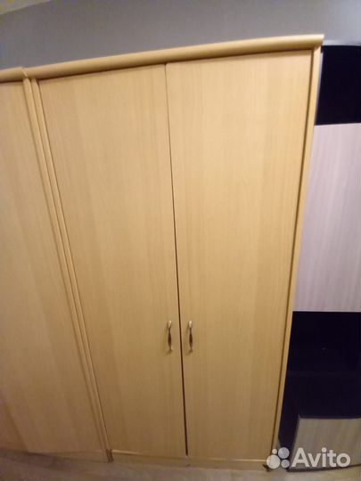 Шкаф б/у для одежды
