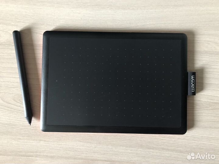 Графический планшет Wacom One S
