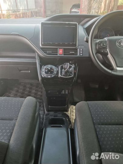 Toyota Voxy, 2020
