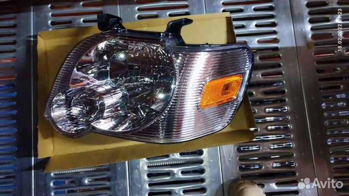 Ford Explorer IV фара