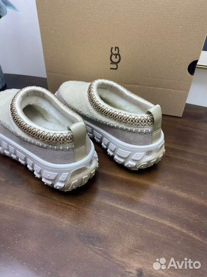 Кроссовки UGG