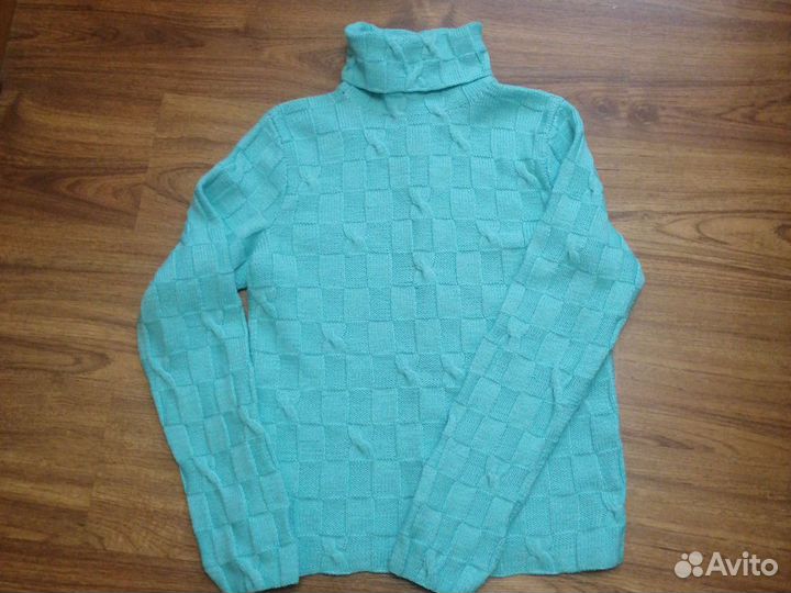 Вязаный свитер ручная работа