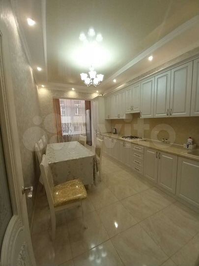 1-к. квартира, 52 м², 1/3 эт.