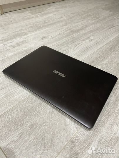 Ноутбук asus