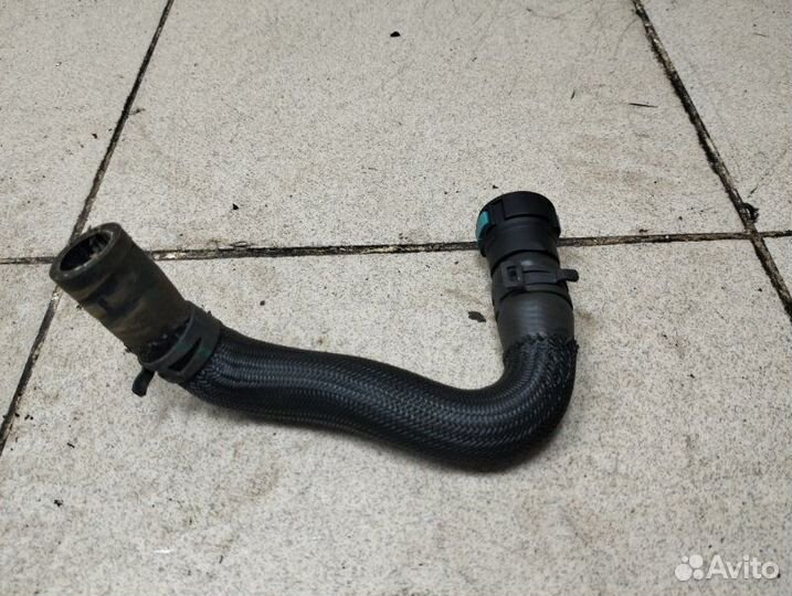 Патрубок системы охлаждения Land Rover Discovery