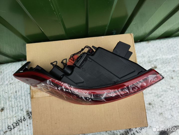 Фонарь задний наружный левый KIA carnival