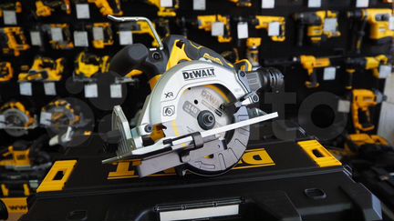 Аккумуляторная циркулярная пила DeWalt DCS512N