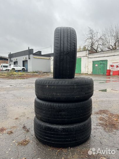 Bridgestone Dueler H/L 33 235/55 R20