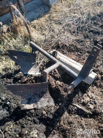 Продам плуг на мини трактор