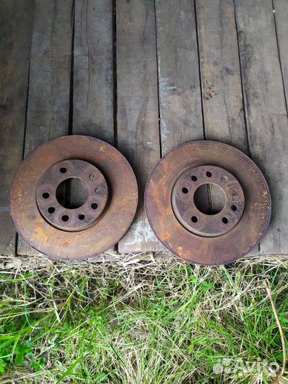 Передние тормозные диски Opel Zafira B 93197592