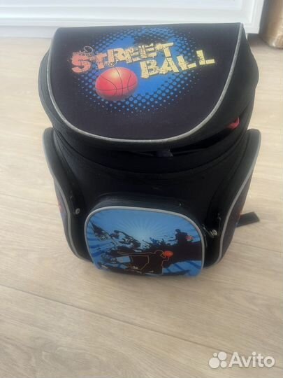 Портфель школьный (рюкзак)