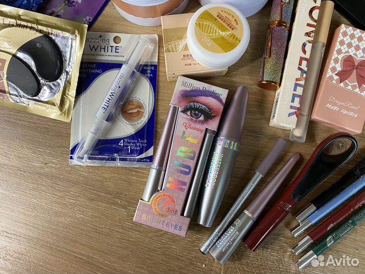 Набор косметики из 30 предметов