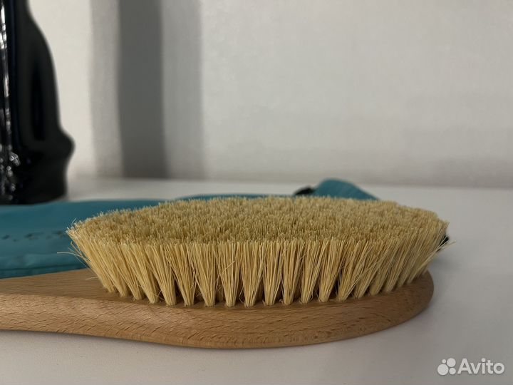 Массажная щетка для тела letique