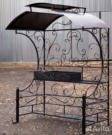 Мангал с крышей