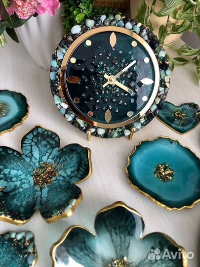 Часы,этажерка из смолы