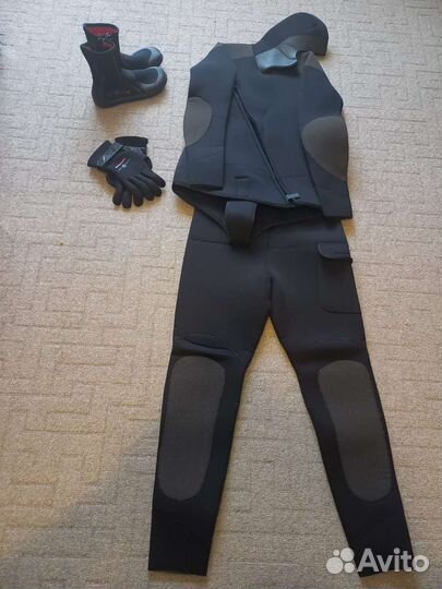 Подводный костюм