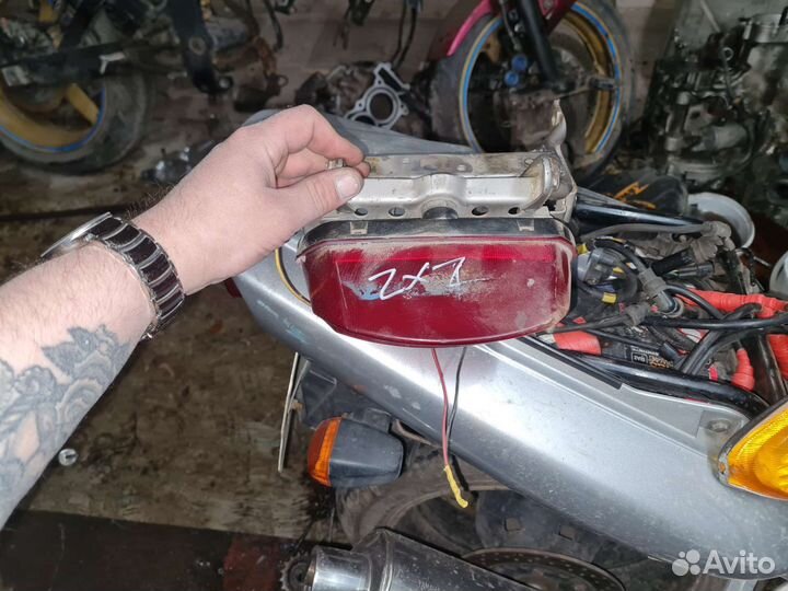 Kawasaki zx7r стоп сигнал фонарь