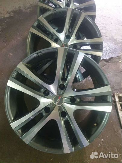 Продаю автомобильные диски