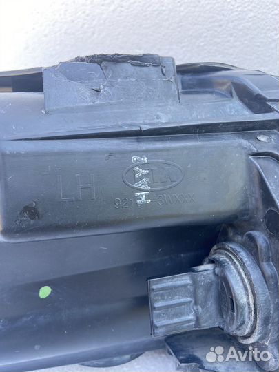 Фара левая Kia Sportage 3 с дхо