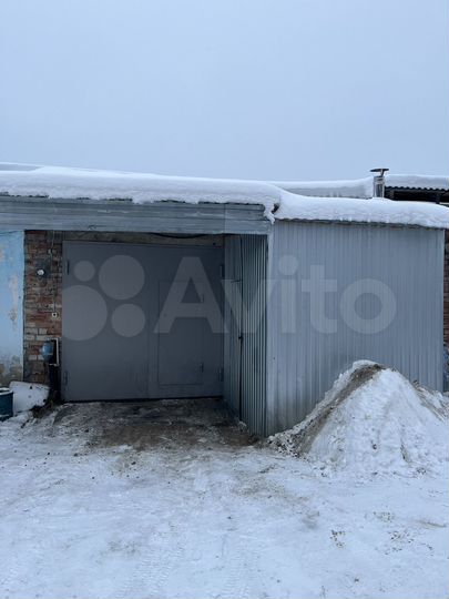 Гараж, > 30 м²
