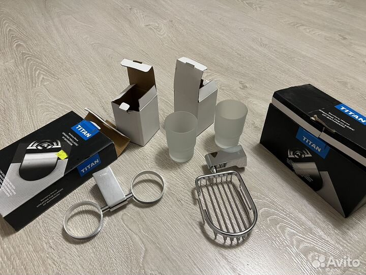 Мыльница и стаканы с креплением Titan