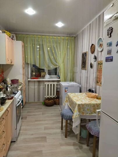 3-к. квартира, 608 м², 2/3 эт.