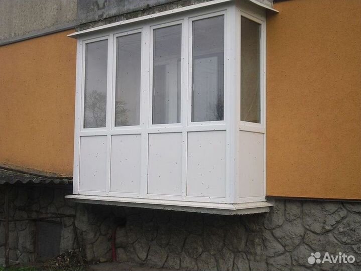 Балконы пластиковые с панорамным остеклением