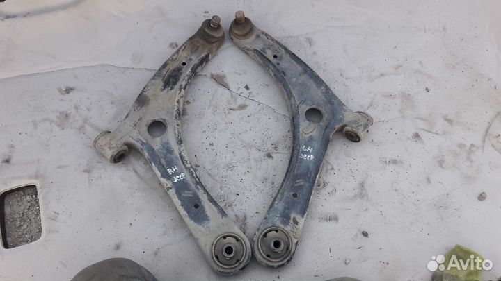 Jeep compass Передний нижний рычаг