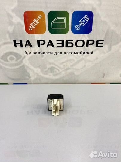 Кнопка управления зеркалами Mitsubishi Outlander