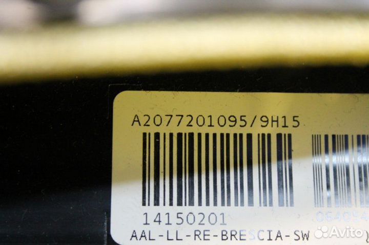 Обшивка двери правая Mercedes E-Classe C207