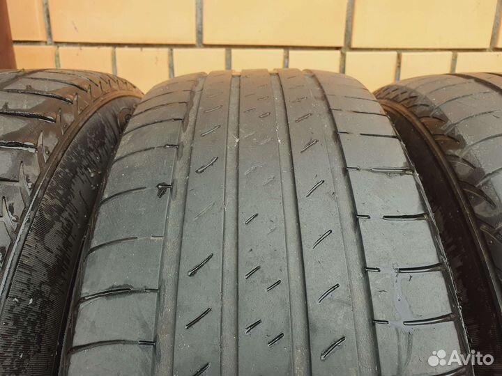 Bridgestone Dueler H/T 215/65 R16