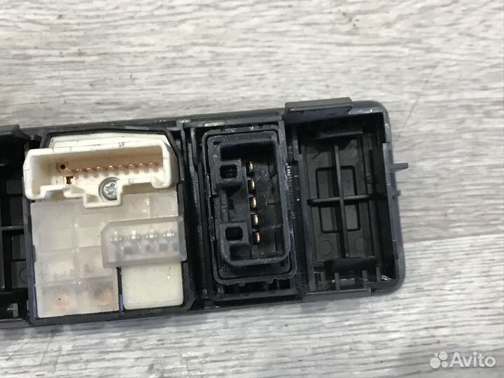 Блок управления боковыми зекалами и светом Toyota