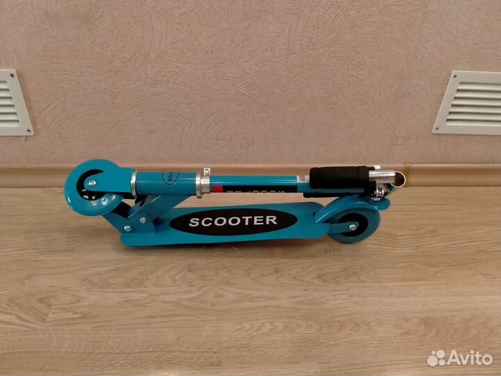 Самокат детский новый