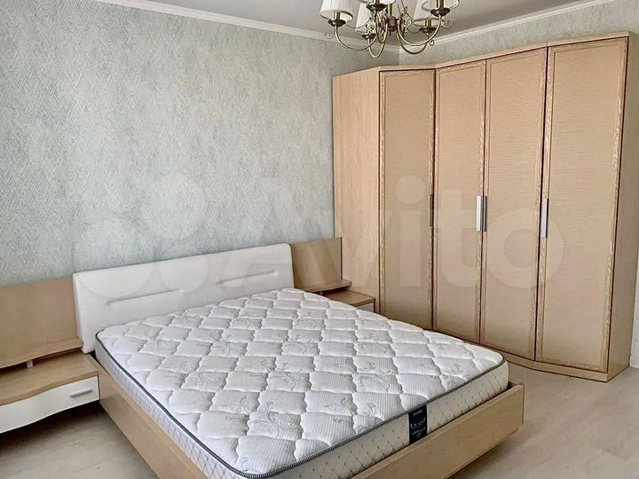 2-к. квартира, 70 м², 10/18 эт.