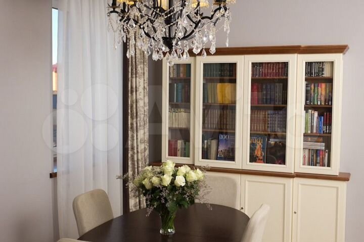 3-к. квартира, 132 м², 5/6 эт.