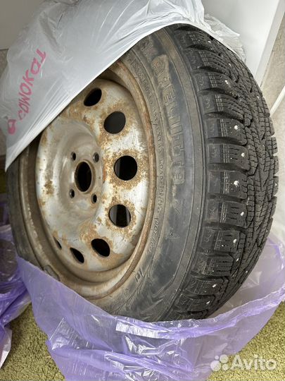 R15 Nokian Tyres Hakkapeliitta 7 185/60, PCD 4x100 DIA 54.1