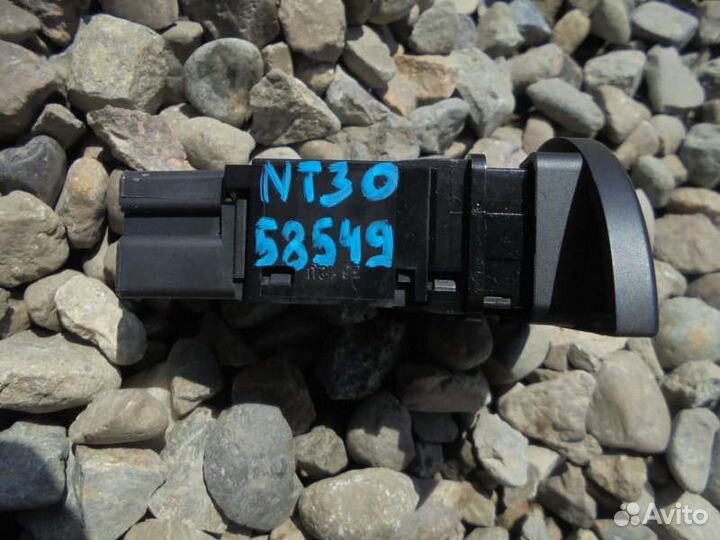 Кнопка аварийки Nissan Xtrail NT30 QR20DE 2003/6