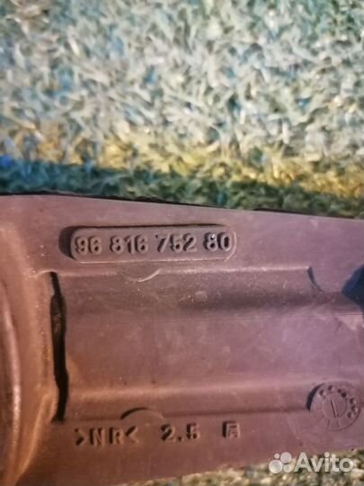 Опора двигателя (подушка двс) задняя 9681675280 Pe