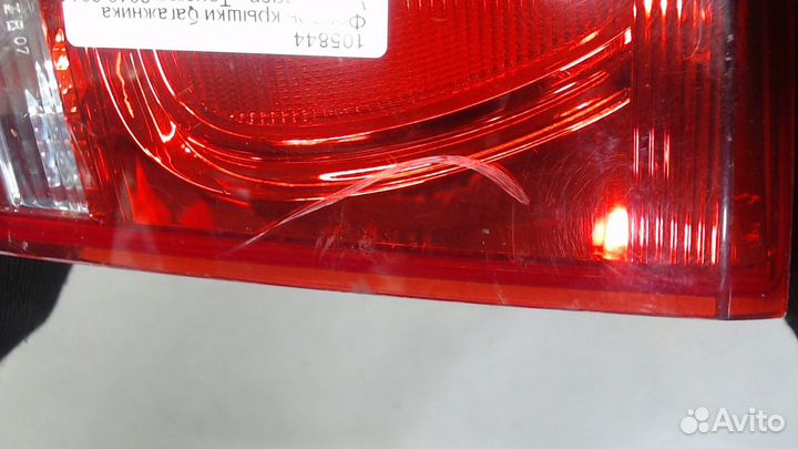 Фонарь крышки багажника Volkswagen Touareg, 2014