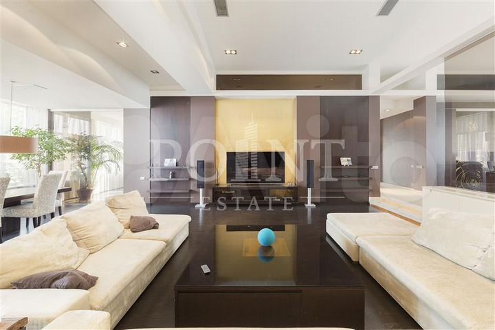 6-к. квартира, 342 м², 2/4 эт.