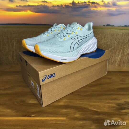 Беговые кроссовки asics novablast 4