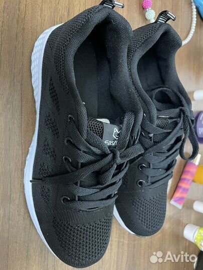 Кроссовки женские 38 размер
