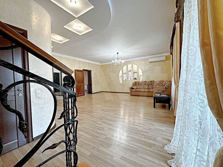 Дом 200 м² на участке 6 сот.