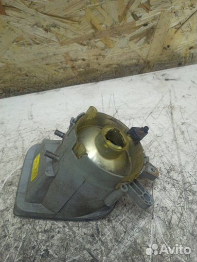 Фара противотуманная передняя левая Volvo V50